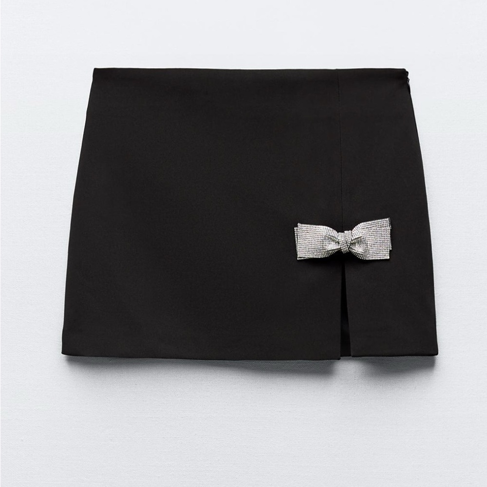 Zara black mini skirt with Silver Bow Accent